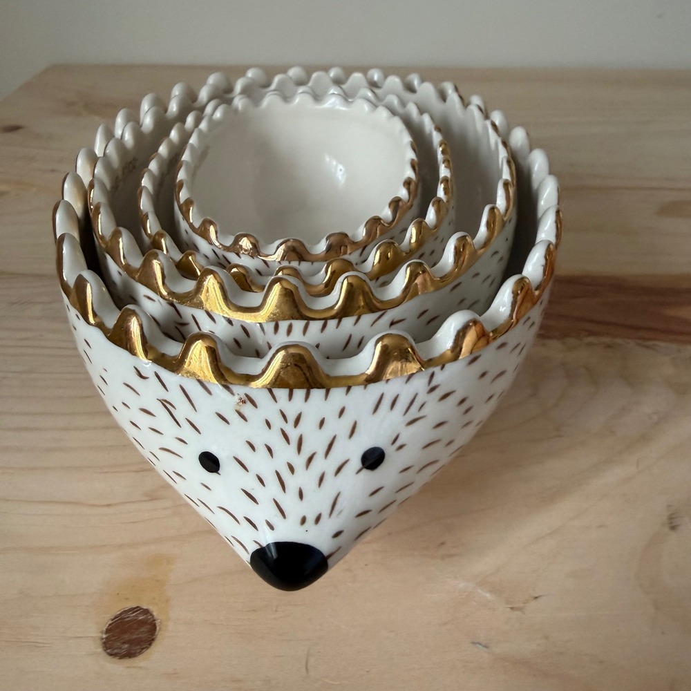Signature Housewares Hedgehog Nesting Measuring Bowls Set of 4Gold Rim Stoneware